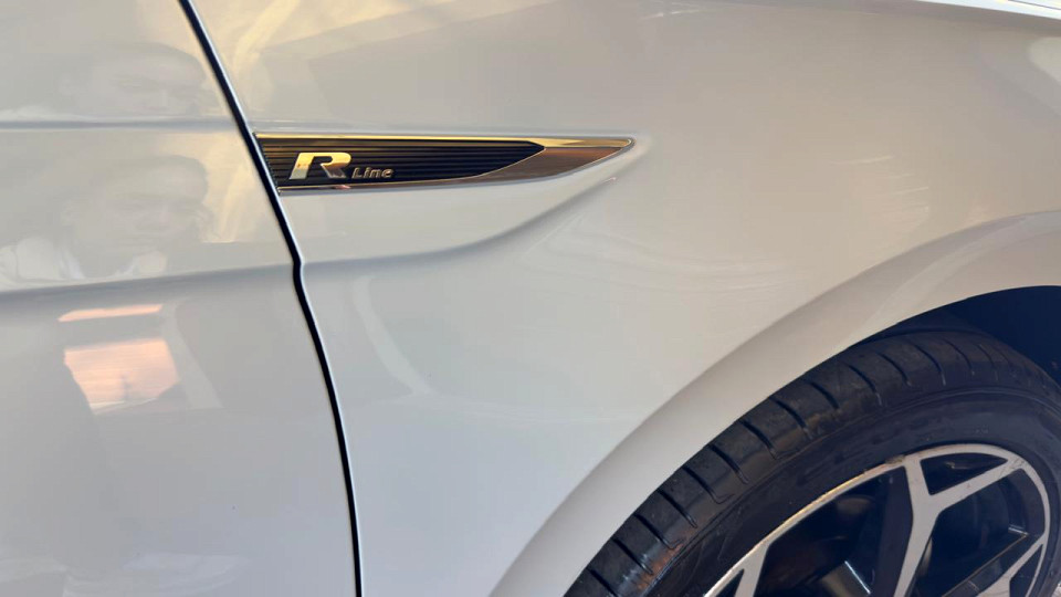 #SMART R-LINE+SUNROOF!!!   R-LINE styling.  LED Headlights... Reverse Camera...  Roof Spoiler...  and More!!!      | 2020 VOLKSWAGEN POLO HATCH 1.0 HIGHLINE id: 557080
