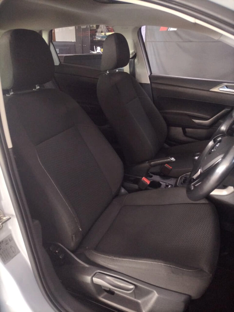 #SMART R-LINE+SUNROOF!!!   R-LINE styling.  LED Headlights... Reverse Camera...  Roof Spoiler...  and More!!!      | 2020 VOLKSWAGEN POLO HATCH 1.0 HIGHLINE id: 557080