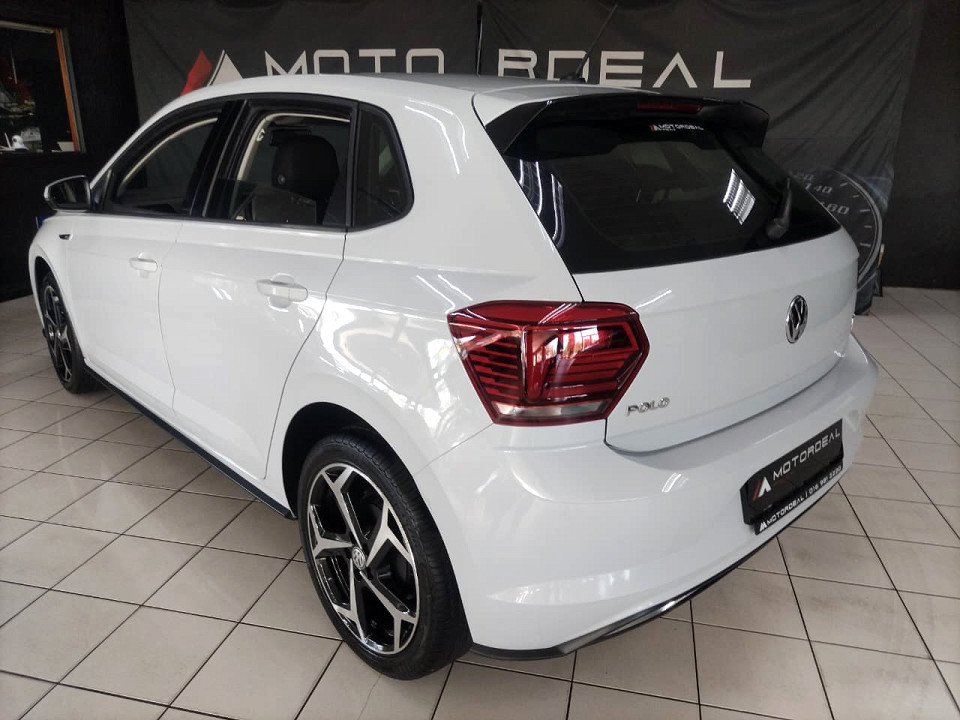 #SMART R-LINE+SUNROOF!!!   R-LINE styling.  LED Headlights... Reverse Camera...  Roof Spoiler...  and More!!!      | 2020 VOLKSWAGEN POLO HATCH 1.0 HIGHLINE id: 557080
