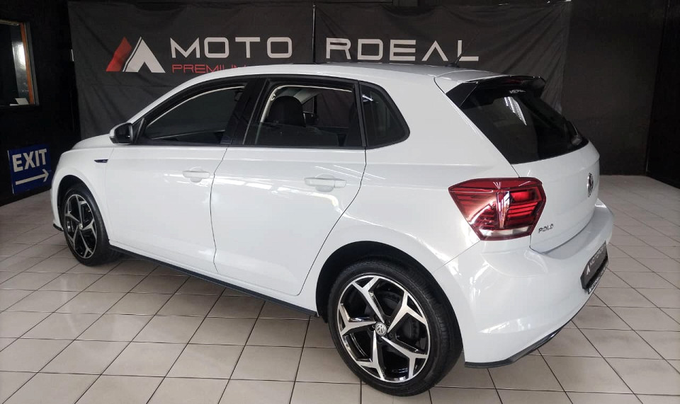 #SMART R-LINE+SUNROOF!!!   R-LINE styling.  LED Headlights... Reverse Camera...  Roof Spoiler...  and More!!!      | 2020 VOLKSWAGEN POLO HATCH 1.0 HIGHLINE id: 557080