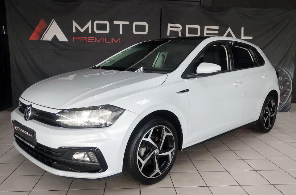#SMART R-LINE+SUNROOF!!!   R-LINE styling.  LED Headlights... Reverse Camera...  Roof Spoiler...  and More!!!      | 2020 VOLKSWAGEN POLO HATCH 1.0 HIGHLINE id: 557080