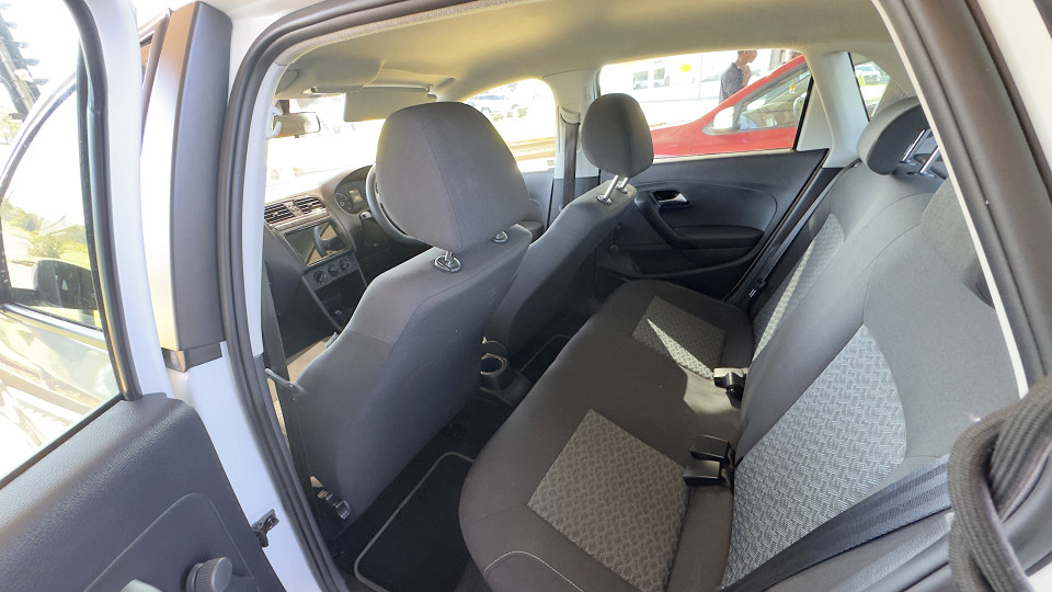 #VERY LOW KM BARGAIN!!!| 2025 VOLKSWAGEN POLO VIVO HATCH 1.4 LIFE id: 562777