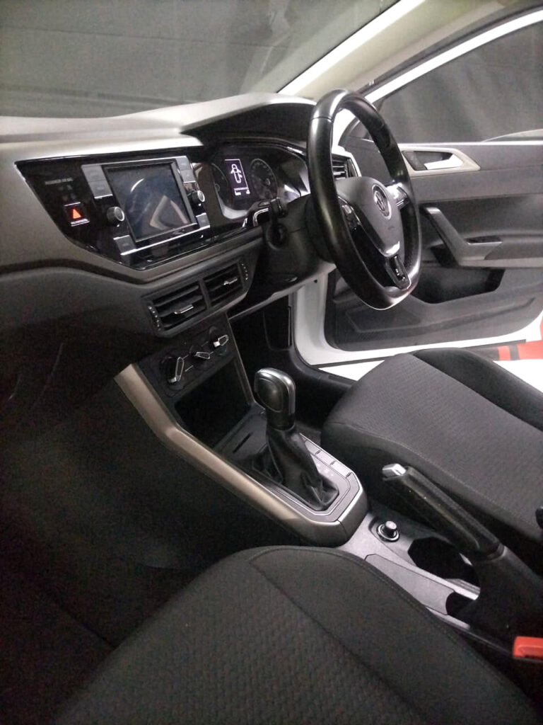 #BARGAIN AUTOMATIC!!! MAGS... SPOT LIGHTS... ROOF SPOILER... Bonnet Guard... | 2021 VOLKSWAGEN POLO 1.0 COMFORTLINE DSG id: 573114