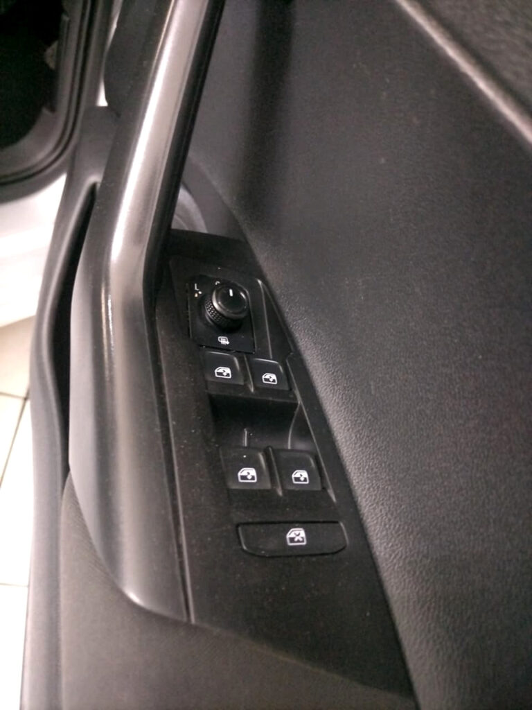 #BARGAIN AUTOMATIC!!! SPORTY MAGS...  ROOF SPOILER...  Bonnet Guard...  SPOT LIGHTS...| 2021 VOLKSWAGEN POLO 1.0 COMFORTLINE DSG id: 573117