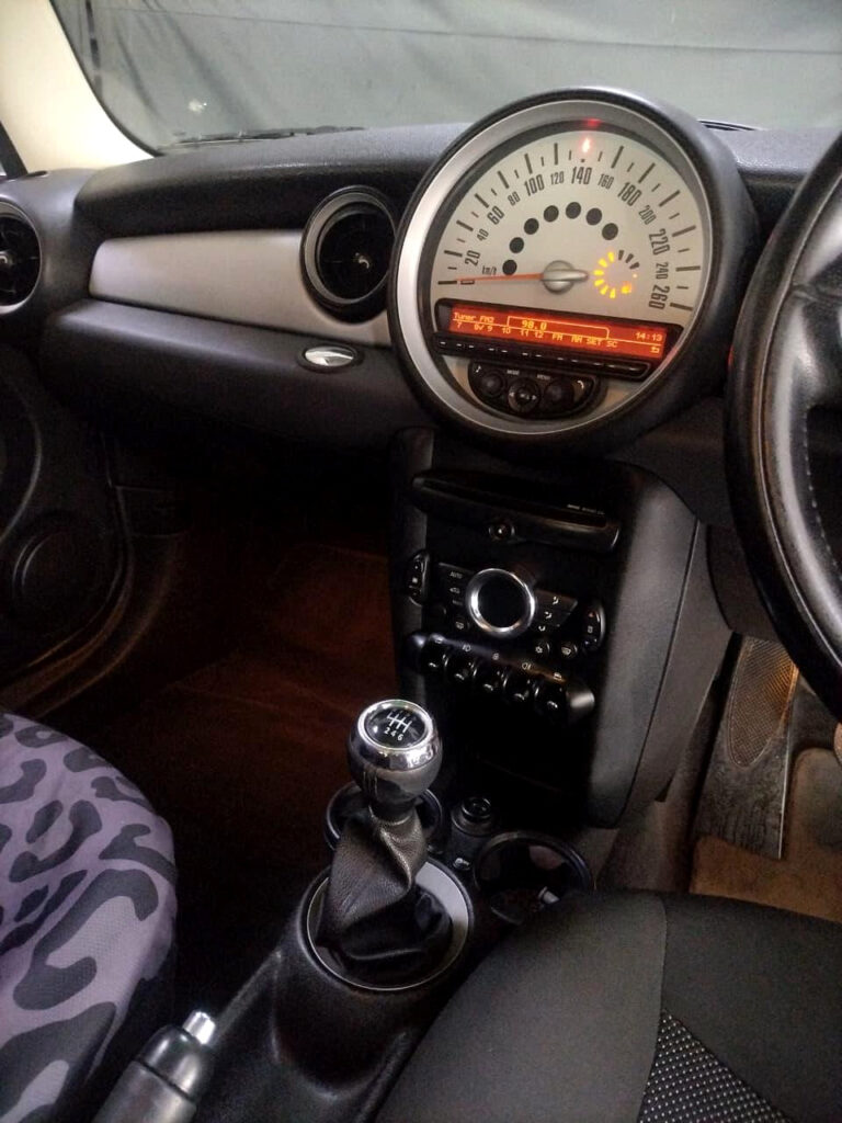 #SNAZZY COOPER!!! #SMART COLOUR!!! | 2011 MINI HATCH COOPER | id: 616130