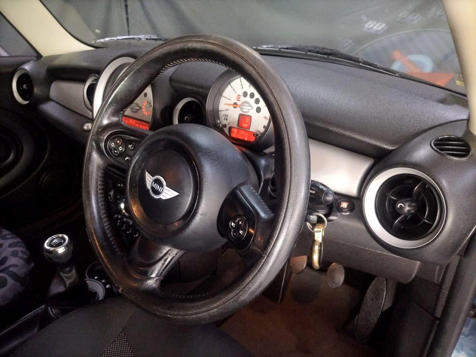 #SNAZZY COOPER!!! #SMART COLOUR!!! | 2011 MINI HATCH COOPER | id: 616130