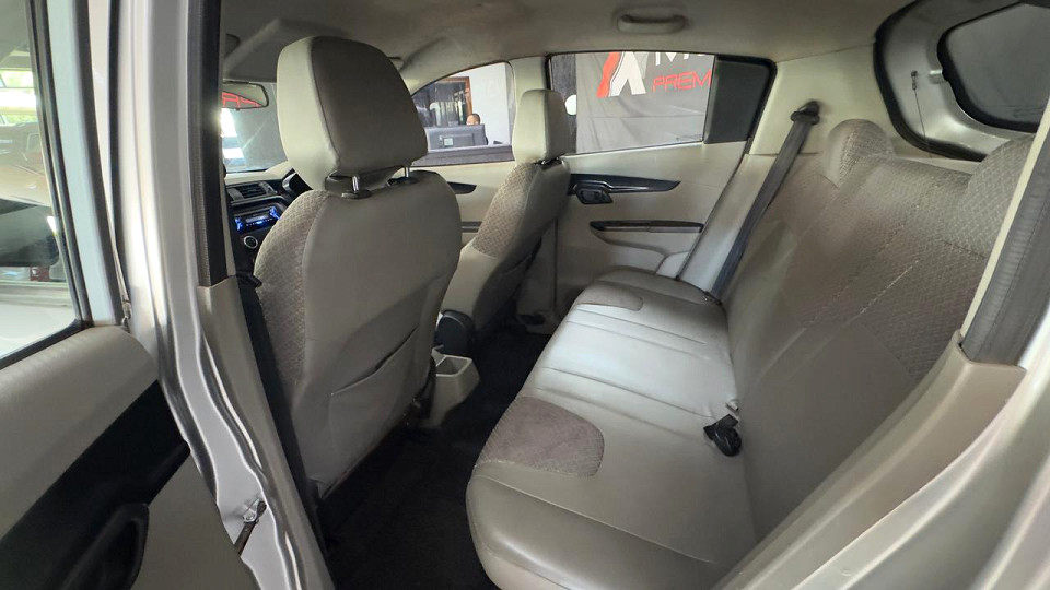 #MAGS + BARGAIN!!! | 2017 MAHINDRA KUV 100 NXT 1.2 K4+ | id: 511636