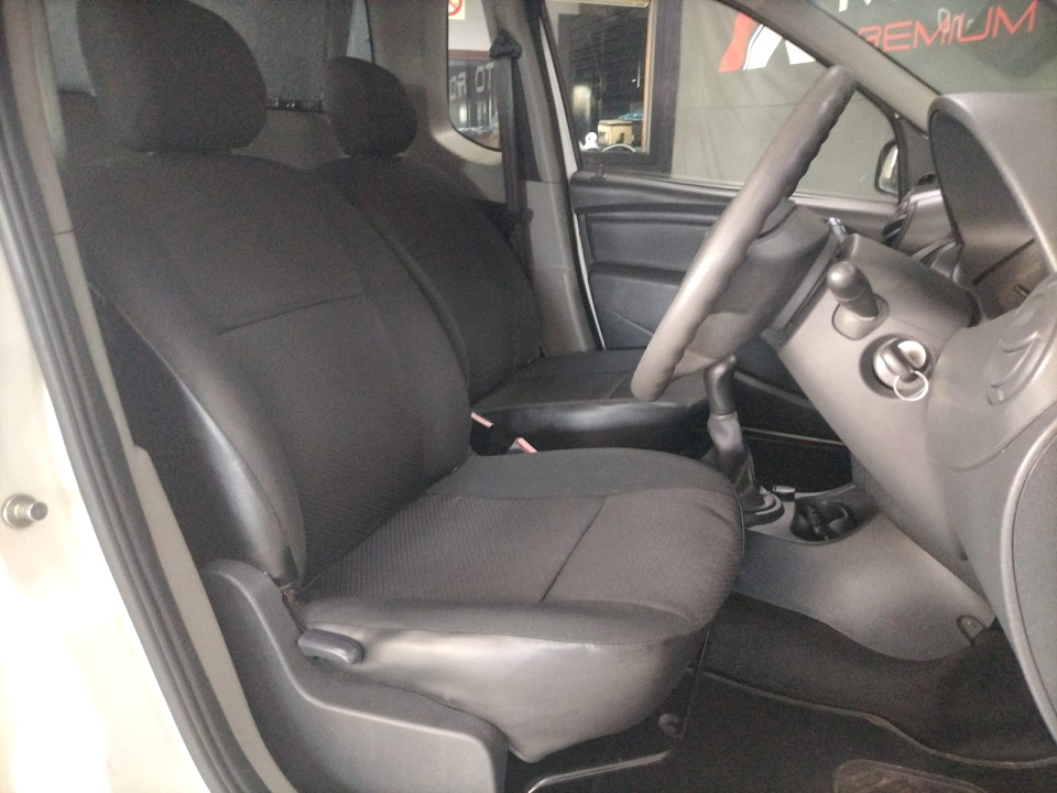 #CANOPY+LOW Km !!! | 2018 NISSAN NP200 1.6 8V AC SAFETY PACK id: 600878