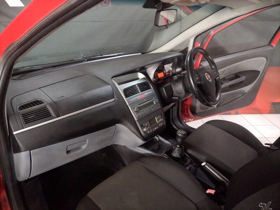 #BEST BARGAIN!!! | 2011 FIAT PUNTO 1.4i EMOTION | id: 575924