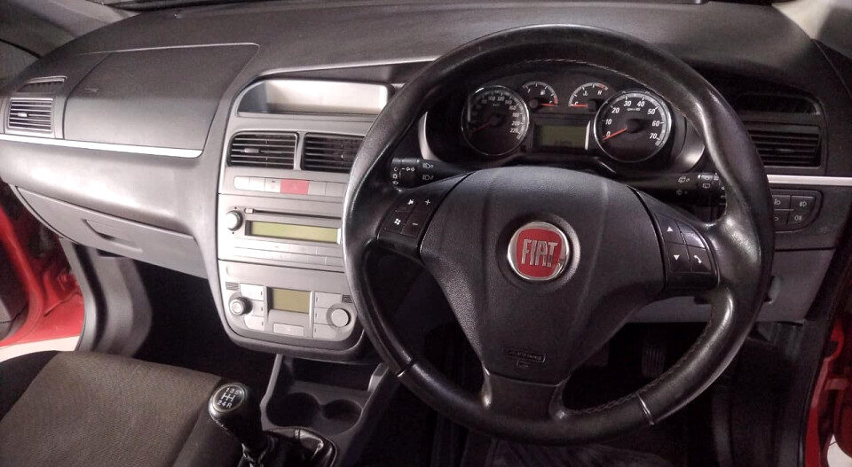 #BEST BARGAIN!!! | 2011 FIAT PUNTO 1.4i EMOTION | id: 575924