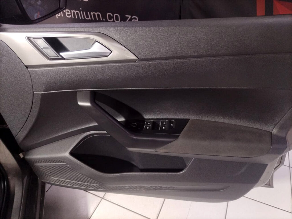 SUNROOF+BODYKIT+DROPPED | 2018 VOLKSWAGEN POLO 1.0 COMFORTLINE | id: 505731
