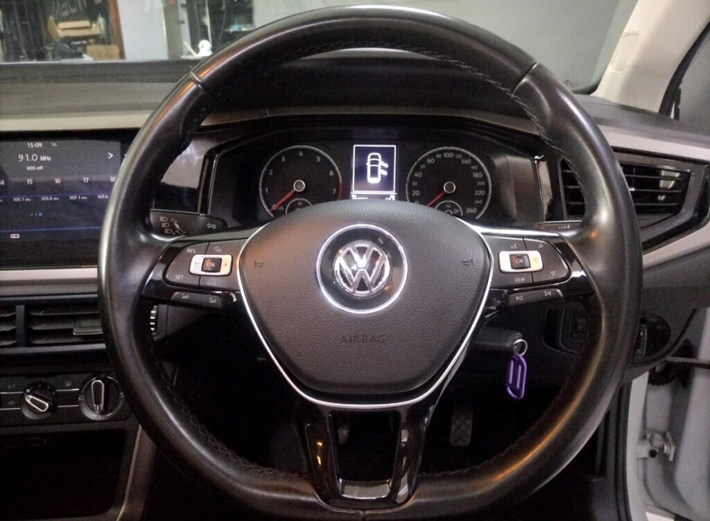 R-LINE BARGAIN +SUNROOF!!! | 2020 VOLKSWAGEN POLO 1.0 COMFORTLINE | id: 608048