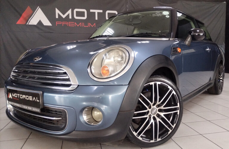 2011 MINI HATCH COOPER
