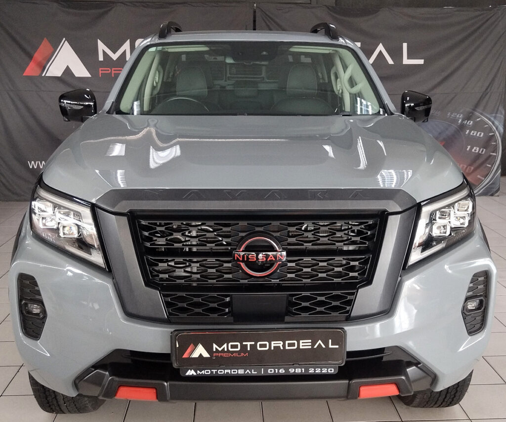 2025 NISSAN NAVARA 2.5D PRO-2X D CAB 4X2 AT — photo 1
